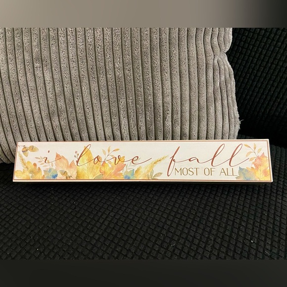 Other - NWOT Autumn Wall Decor with Fall Leaves Design